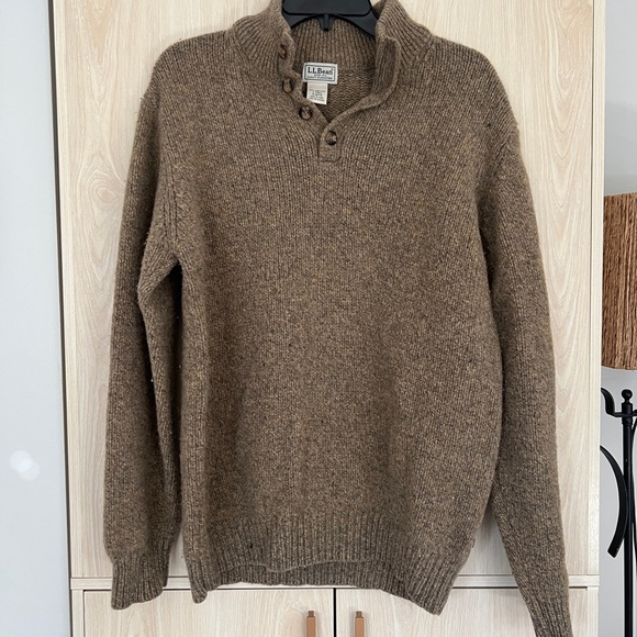 LL Bean Lambswool Sweater - Picture 1 of 6